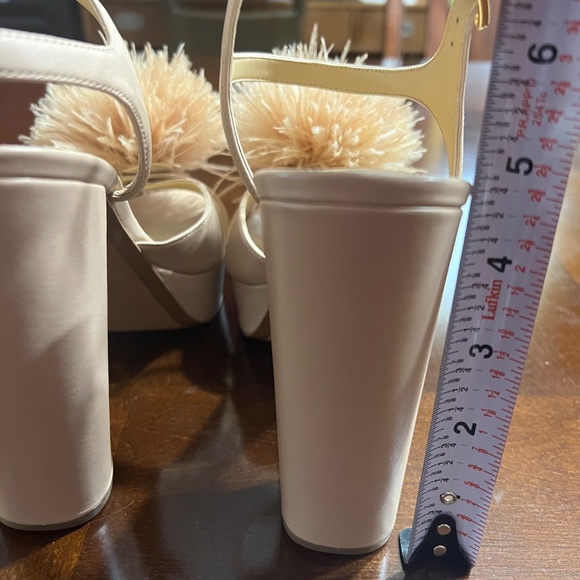 Michael Kors Fara Platform Leather Sandal, Oyster, Size 7 - Picture 2 of 6